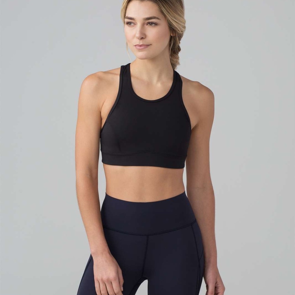 Lululemon Pace Perfect Bra in Black.  Size 8.  Pristine Condition.